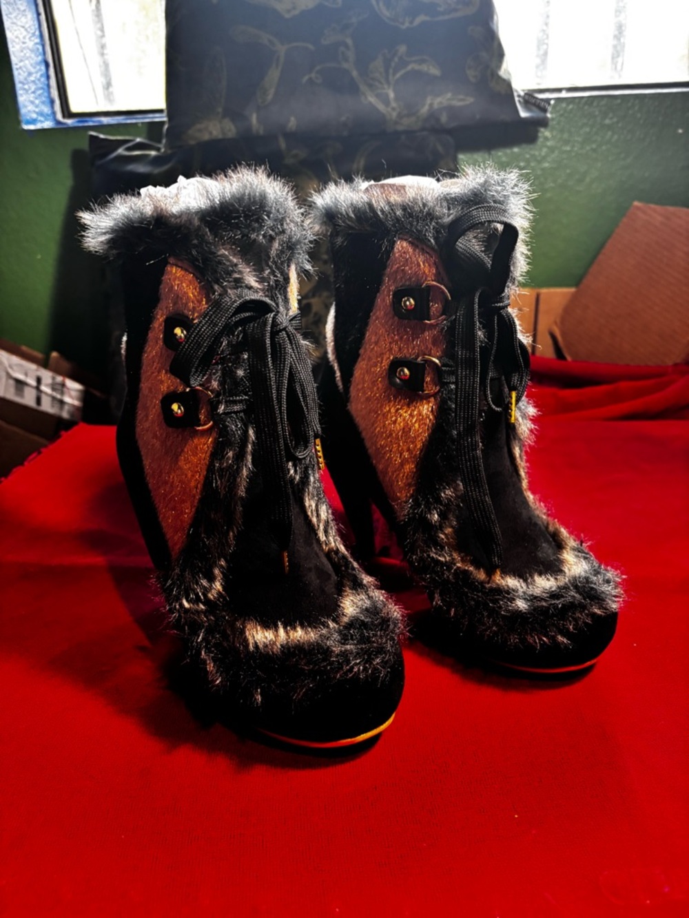 Irregular Choice Apple Turnover Black & Tan Boots New In Box Size EU37 US6.5